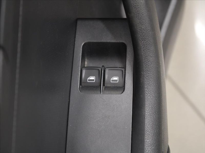 Škoda Rapid 1,2 TSi 63kW 1.maj.ČR 44100km! - fotka 13 z 22
