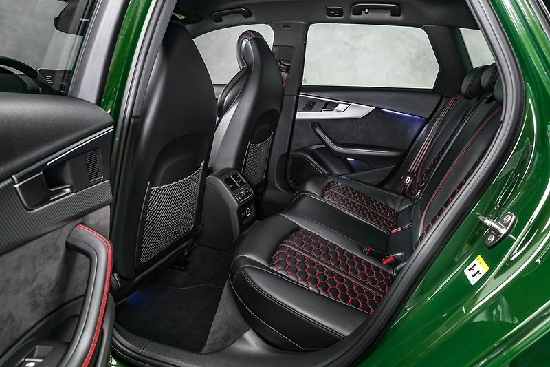Audi RS 4 RS4  TFSI quattro, keramiky - fotka 16 z 27