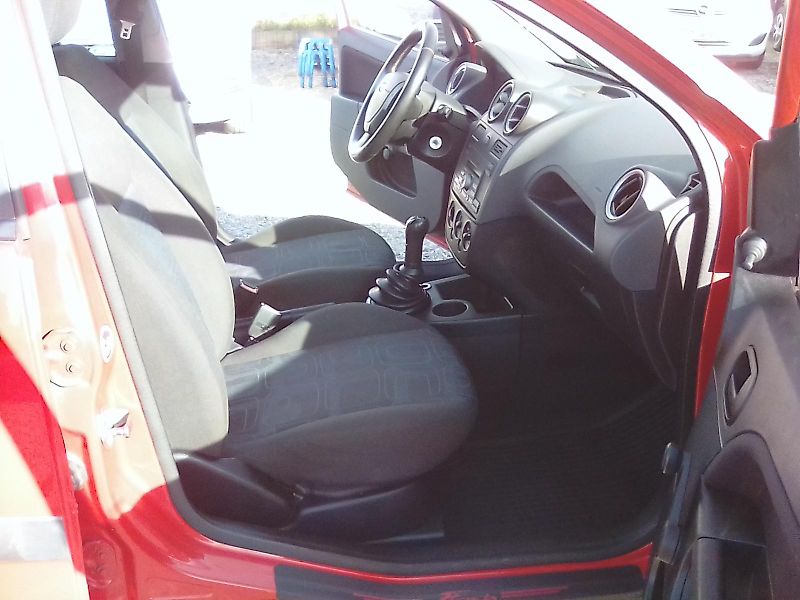 Ford Fiesta (2006) 1.3i , jede super - fotka 14 z 28