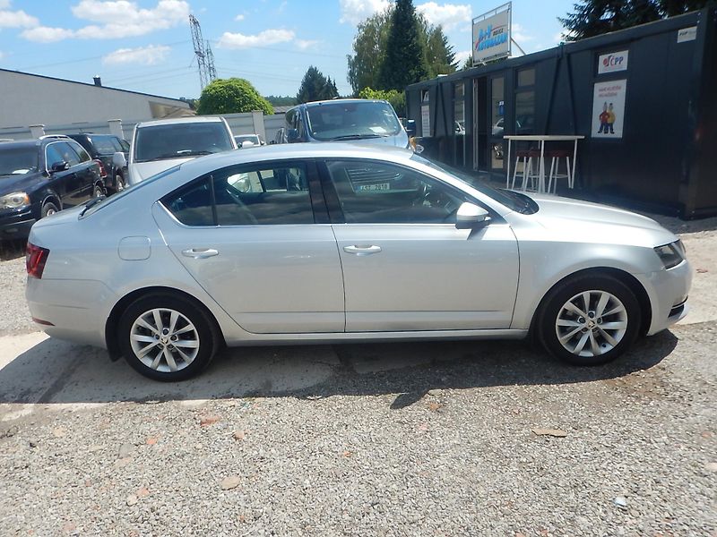 Škoda Octavia 1.6 TDI 85 KW DSG - fotka 5 z 15