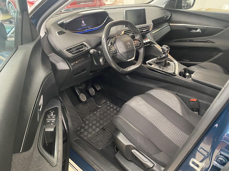 Peugeot 3008 1.5HDi 130 Active Pack, ČR - fotka 8 z 30