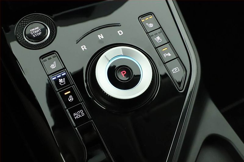 Kia Niro (2024) Premium Hybrid - fotka 15 z 20