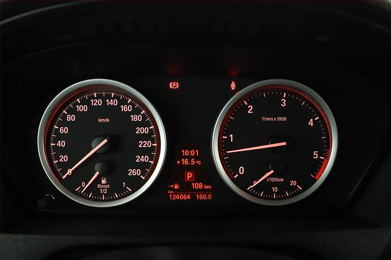 BMW X6 (2010) xDrive40d, 4X4, Automat - fotka 9 z 15