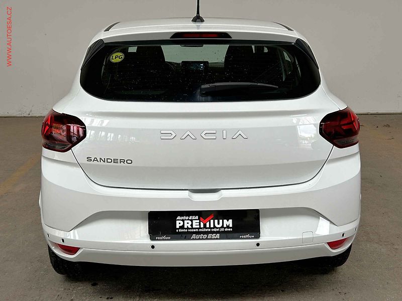Dacia Sandero (2023) 1.0TCe, ČR, AC, park.kamera - fotka 5 z 15