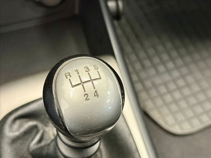Hyundai i30 1,6 i PRVNÍ MAJITEL 92KW - fotka 12 z 14