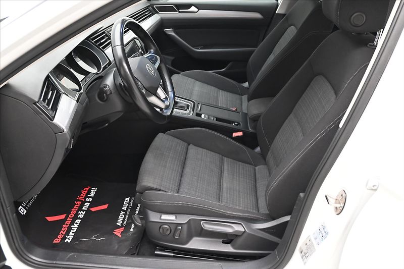Volkswagen Passat 2,0 TDI 110kW DSG Business Zár - fotka 13 z 31