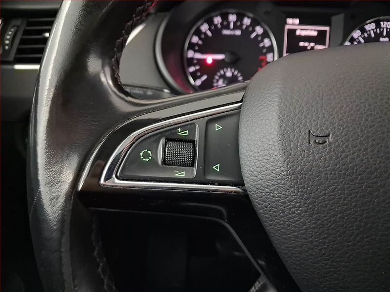 Škoda Octavia (2013) 2.0 TDI, 4X4, Tempomat - fotka 15 z 18