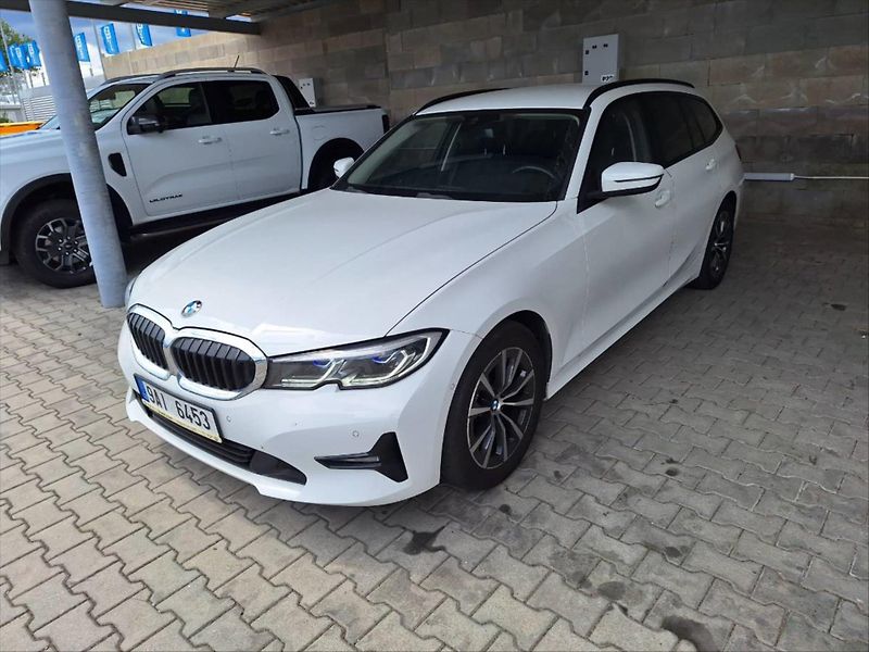 BMW Řada 3 Touring 2,0 320d 140kW CZ DPH - fotka 1 z 33