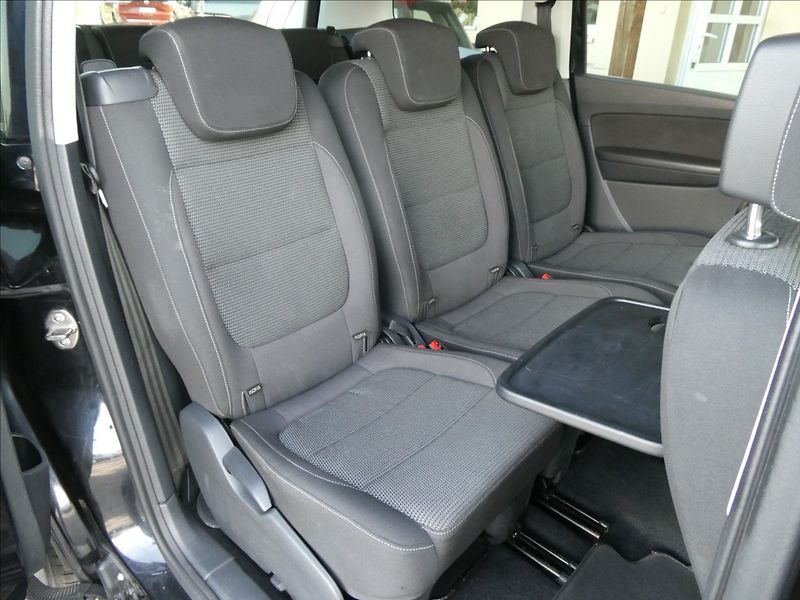 Volkswagen Sharan 2,0 TDi 110kW 7.míst, serviska - fotka 26 z 44