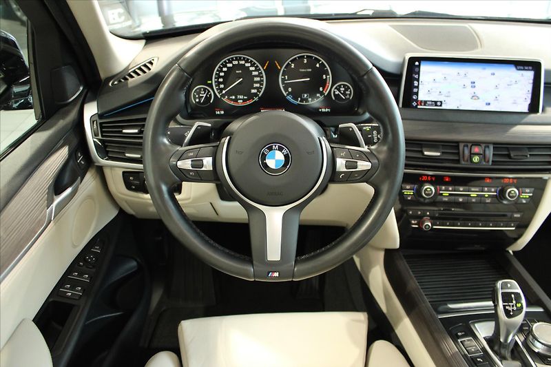 BMW X5 xDrive40d NezTop/HUD/Pano/AdLE - fotka 15 z 32