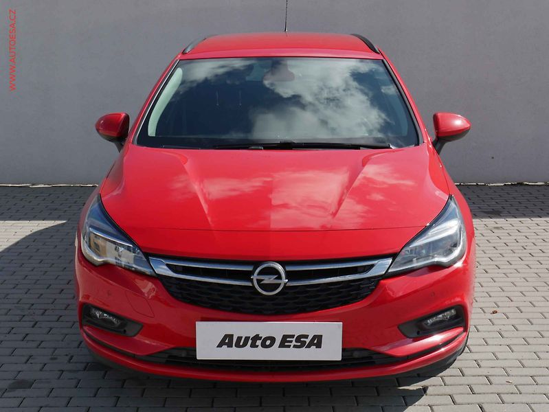 Opel Astra (2018) 1.6 CRDi Sports Tourer, ČR - fotka 2 z 20