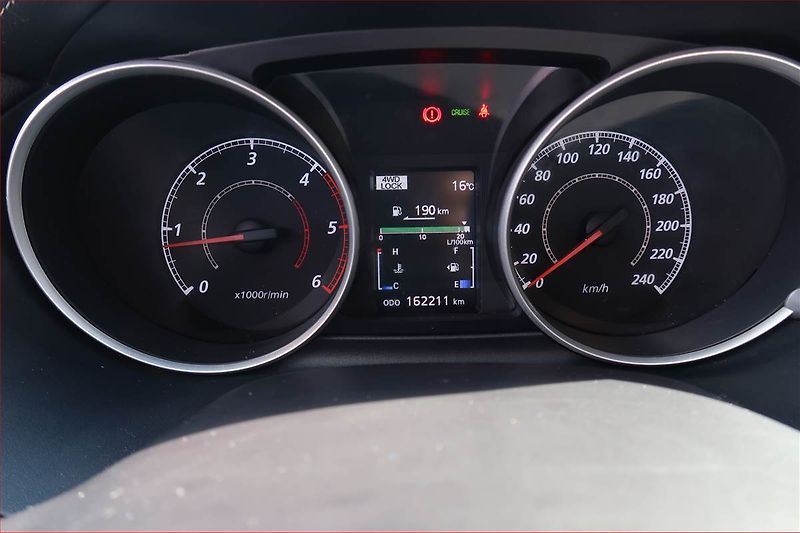 Mitsubishi Outlander (2012) 2.2 DI-D, 4X4, 7 míst, ČR - fotka 11 z 15