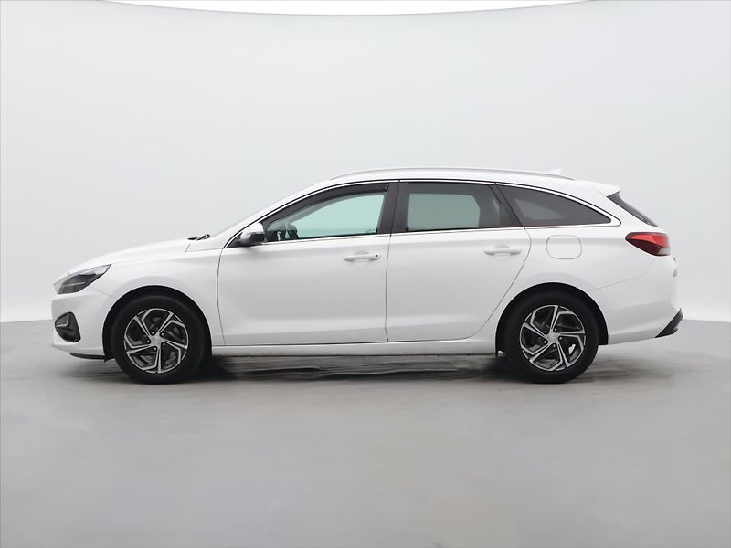 Hyundai i30 1,6 CRDi 85kW Aut. Style CZ - fotka 4 z 36