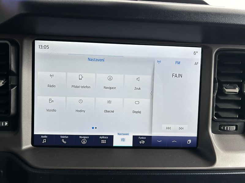 Ford Bronco 2.7 EcoBoost 246kW OUTER BANKS - fotka 26 z 32