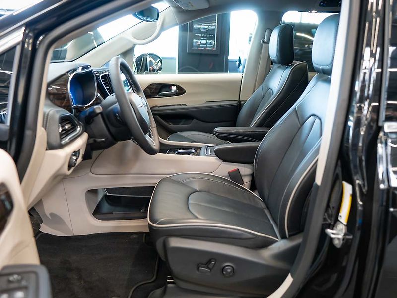 Chrysler Pacifica (2022) 3.6 Limited AWD, 360 Cam, ACC - fotka 15 z 44