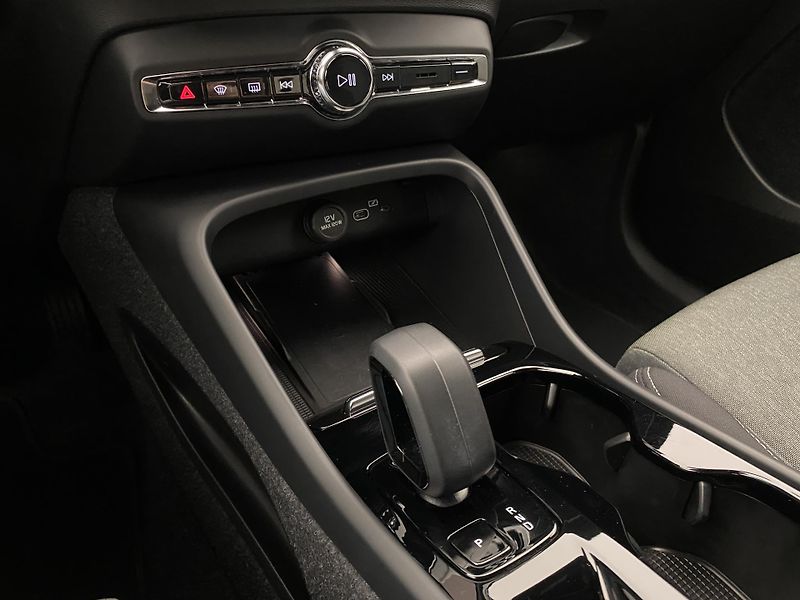 Volvo XC40 B4 BRIGHT PLUS AUT CZ - fotka 27 z 56