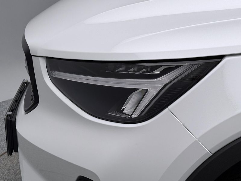 Volvo XC40 (2026) B3 AUT DARK PLUS - fotka 23 z 23