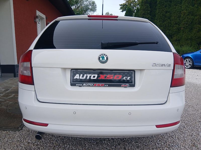 Škoda Octavia 1.6i KLIMA - fotka 4 z 32