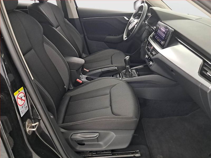 Škoda Scala (2023) Ambition 1.0 TSI, Serv.kniha - fotka 9 z 16