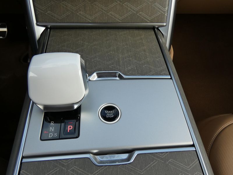 Land Rover Range Rover (2026) SV P615 LWB                    - fotka 31 z 64