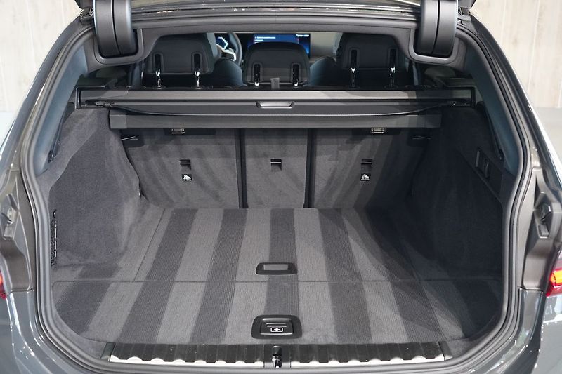 BMW Řada 3 M340i xDrive Touring, M PRO - fotka 15 z 46