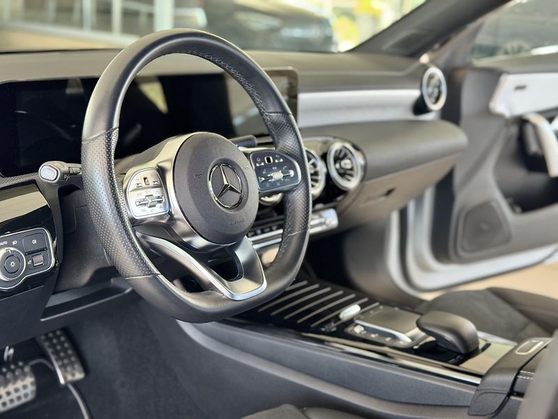 Mercedes-Benz CLA 250e AMG*160kW*Webasto*Panoram - fotka 12 z 40