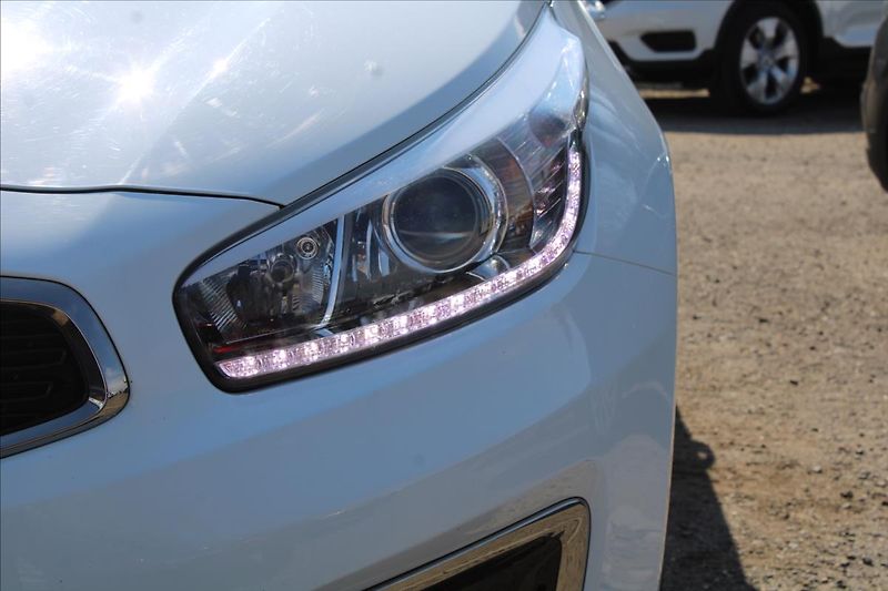 Kia Ceed 1,6 GDi  ČR,1.MAJITEL,TOP - fotka 28 z 33