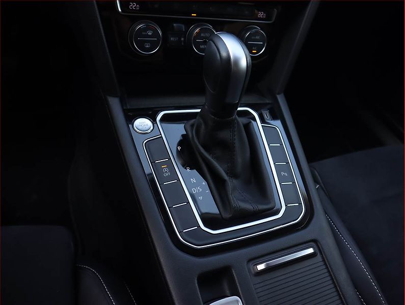 Volkswagen Passat (2019) 2.0 TDI - fotka 16 z 24