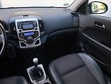Hyundai i30 (2009) 1.6 CVVT, v provozu - náhled 8