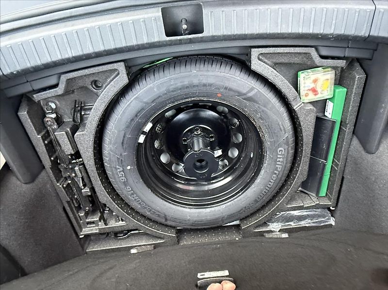 Škoda Karoq 1,6 TDI DSG / LED / záruka - fotka 16 z 34