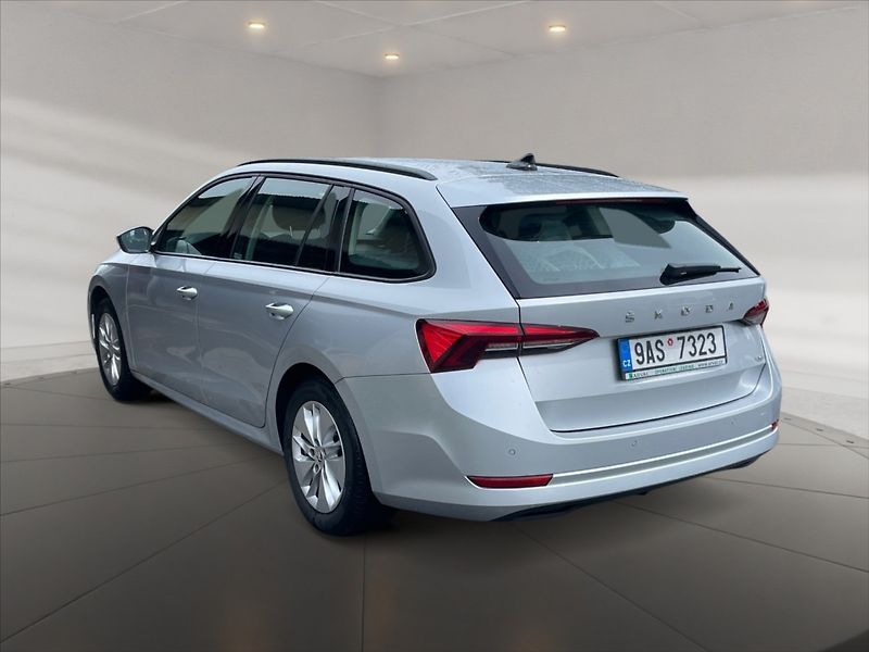 Škoda Octavia 2,0 TDI Ambition 4x4 DSG - fotka 4 z 11