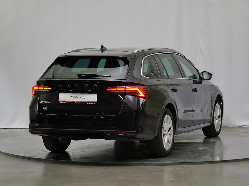 Škoda Octavia - fotka 2 z 28