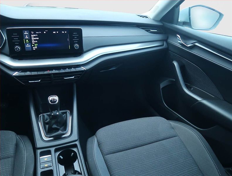 Škoda Octavia (2021) Ambition 2.0 TDI, Serv.kniha - fotka 8 z 17