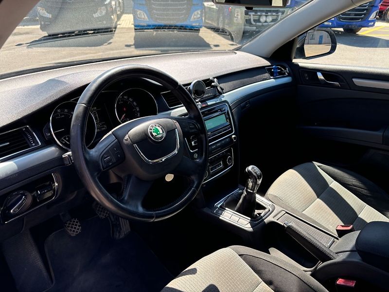Škoda Superb II 2,0TDi - fotka 14 z 18