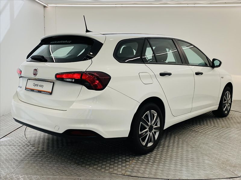Fiat Tipo 1,0 - fotka 2 z 26