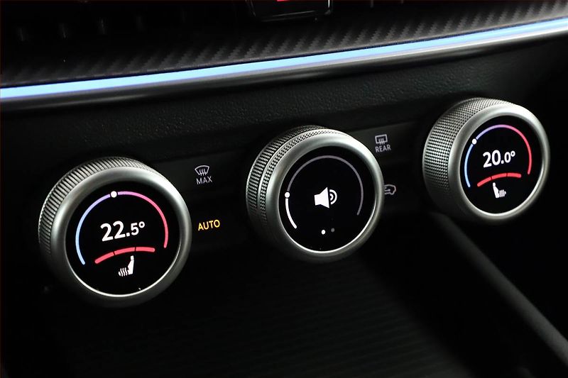 Škoda Superb (2025) 2.0 TDI, Sportline, Navigace - fotka 14 z 20