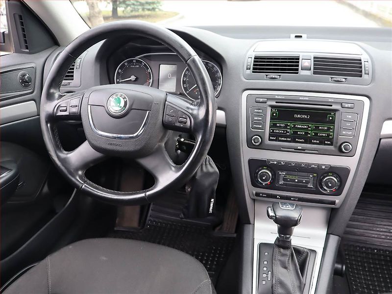 Škoda Octavia (2011) 1.8 TSI, Automat, Serv.kniha - fotka 7 z 20