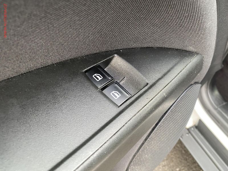 Seat Altea (2012) 1.6TDI XL, ČR, autoAC, temp - fotka 13 z 17