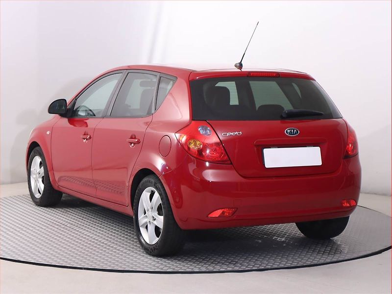 Kia Ceed (2009) 1.6 CVVT, Serv.kniha - fotka 4 z 16