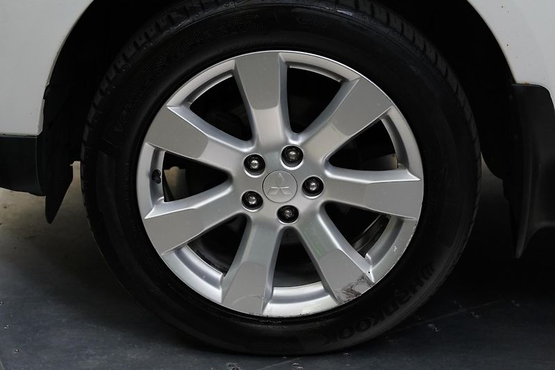 Mitsubishi Outlander - fotka 10 z 24
