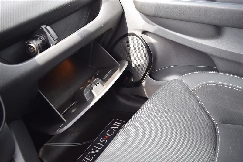 Renault Clio 1,2 i 54KW KLIMA ALU - fotka 45 z 47