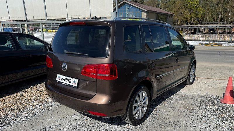 Volkswagen Touran (2011) 1.6TDi 77kW REZERVOVANO - fotka 4 z 23