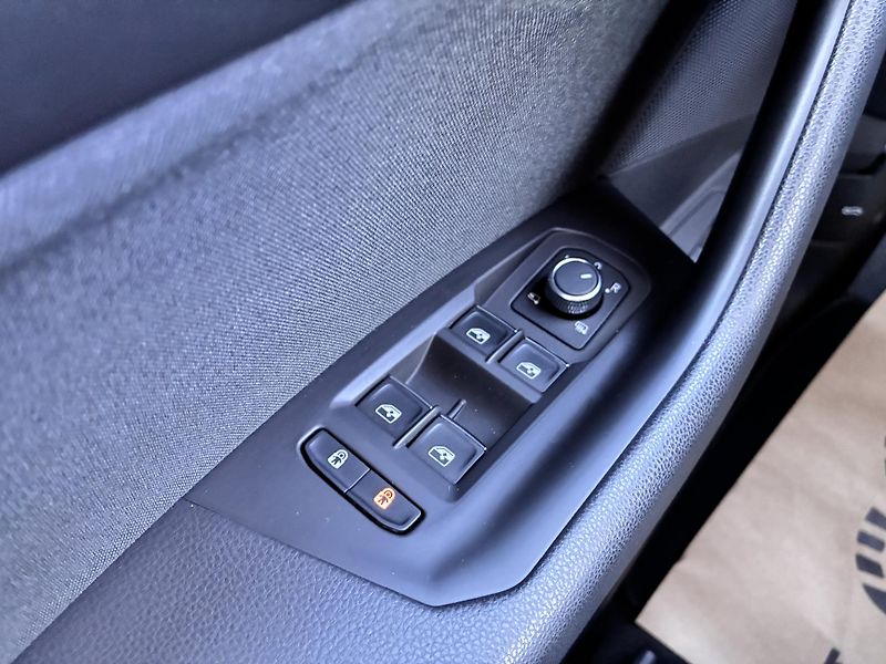 Volkswagen Touareg 170KW,4X4,8°AT,ČERNÁDEEP,TAŽNÉ - fotka 18 z 34