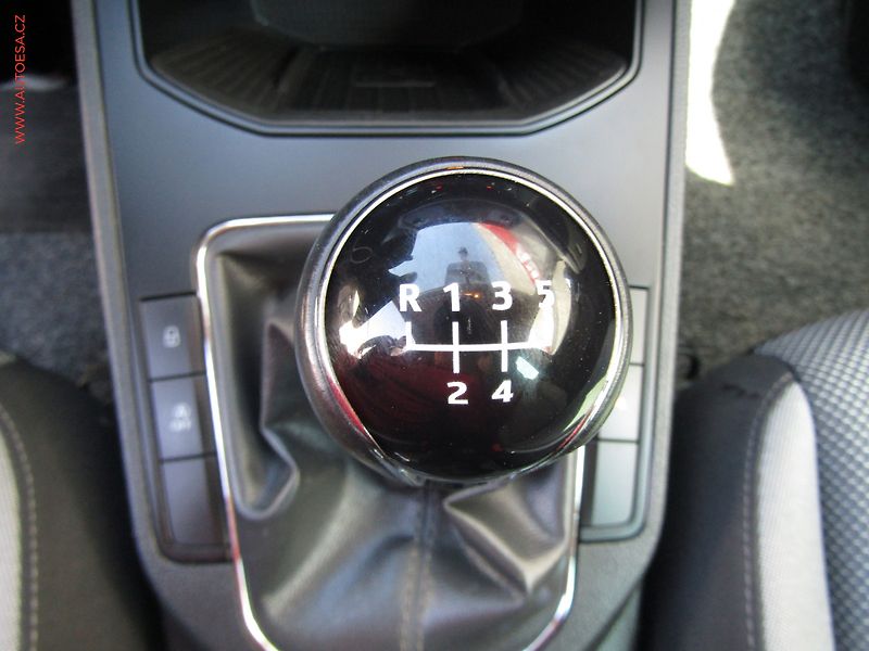 Seat Ibiza (2019) 1.0 TSi, FR, navi, LED - fotka 18 z 21
