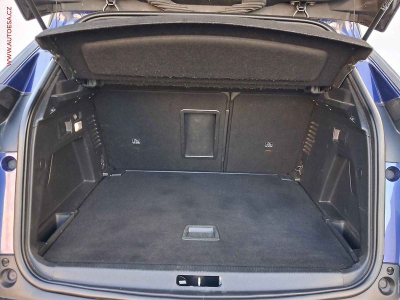 Peugeot 3008 (2016) 2.0 HDi, GT Line, LED, navi - fotka 7 z 18