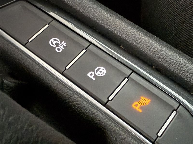 Volkswagen Tiguan 1,5 TSI NAVIGACE - fotka 12 z 23