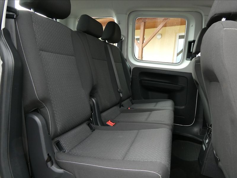 Volkswagen Caddy 2,0 TDi 1.majitel,závěs,tempom - fotka 22 z 49