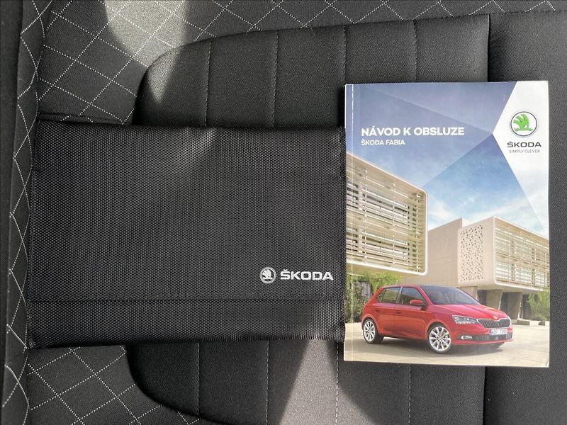 Škoda Fabia 1,0 TSI Combi Ambition Plus - fotka 19 z 24