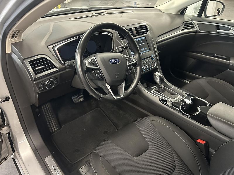 Ford Mondeo (2015) 2.0TDCi Aut Titanium LED 110kW - fotka 6 z 26