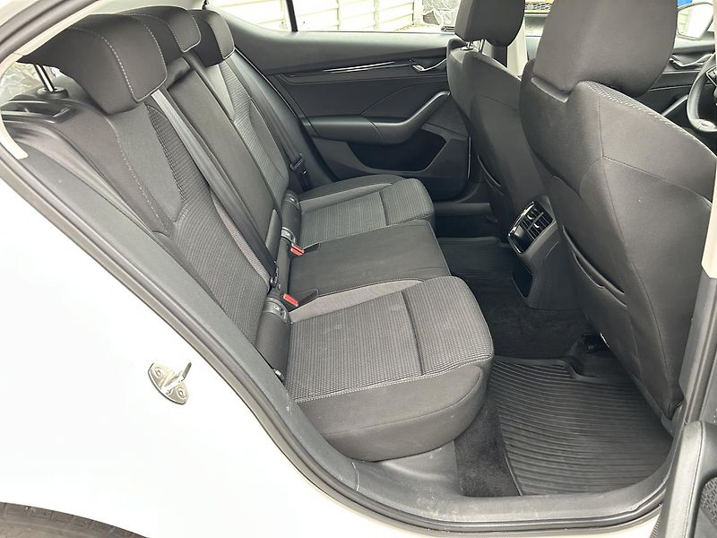 Škoda Octavia 2.0 TDI Ambition Plus - fotka 23 z 28